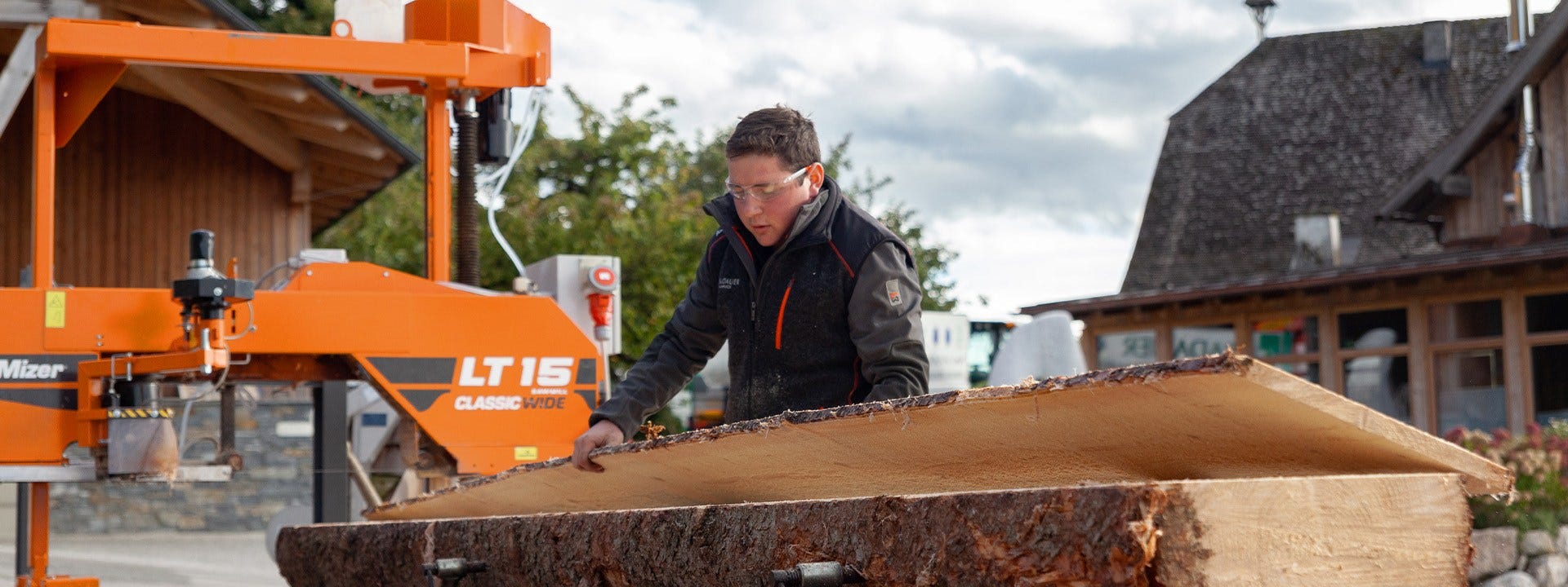 Как дървото се превръща в съкровище в Австрия: рязане на трупи с Wood-Mizer LT15 WIDE